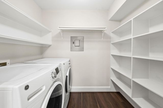 5833 Valley Forge Drive 86, Houston, TX 77057