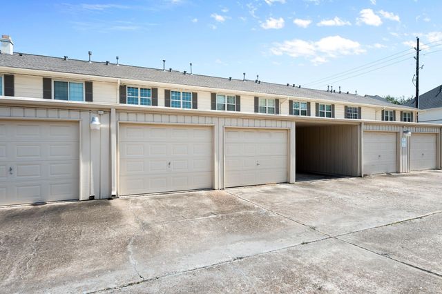 5833 Valley Forge Drive 86, Houston, TX 77057