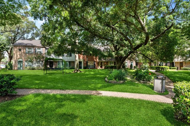 5833 Valley Forge Drive 86, Houston, TX 77057