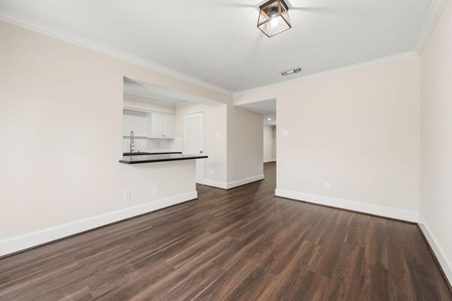 5833 Valley Forge Drive 86, Houston, TX 77057