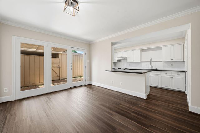 5833 Valley Forge Drive 86, Houston, TX 77057