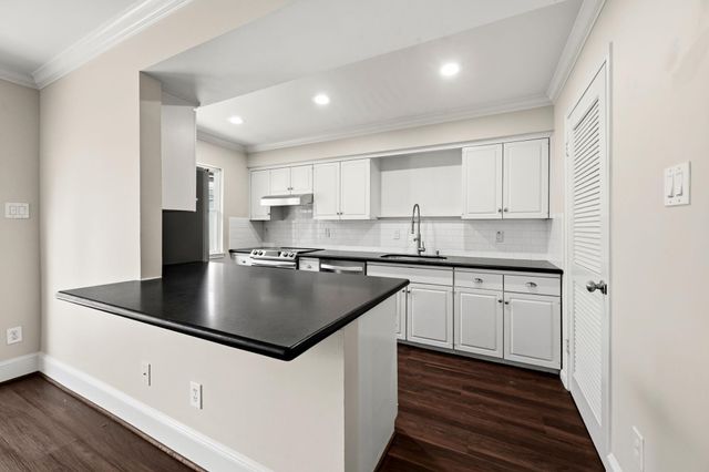 5833 Valley Forge Drive 86, Houston, TX 77057