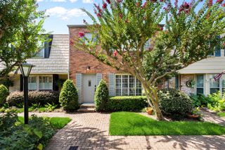 5833 Valley Forge Drive 86, Houston, TX 77057