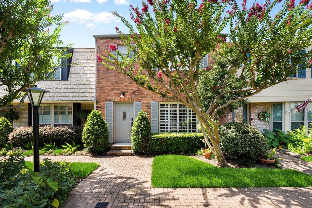 5833 Valley Forge Drive 86, Houston, TX 77057
