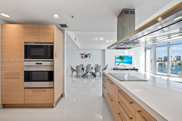 17301 Biscayne Boulevard 811, North Miami Beach, FL 33160