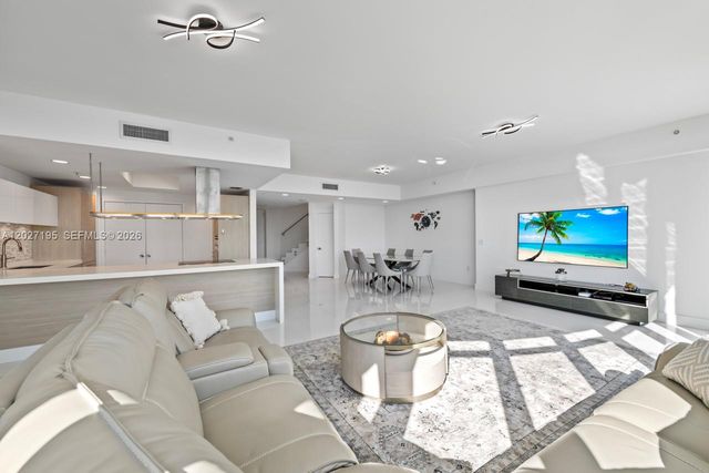 17301 Biscayne Boulevard 811, North Miami Beach, FL 33160