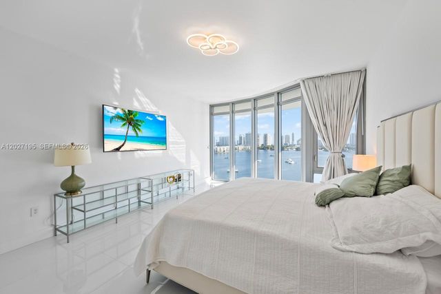 17301 Biscayne Boulevard 811, North Miami Beach, FL 33160