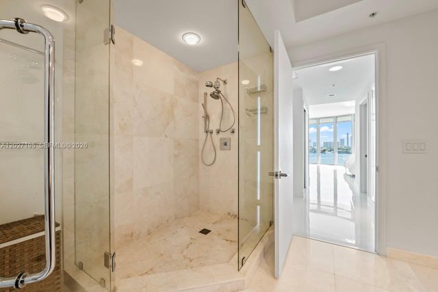 17301 Biscayne Boulevard 811, North Miami Beach, FL 33160