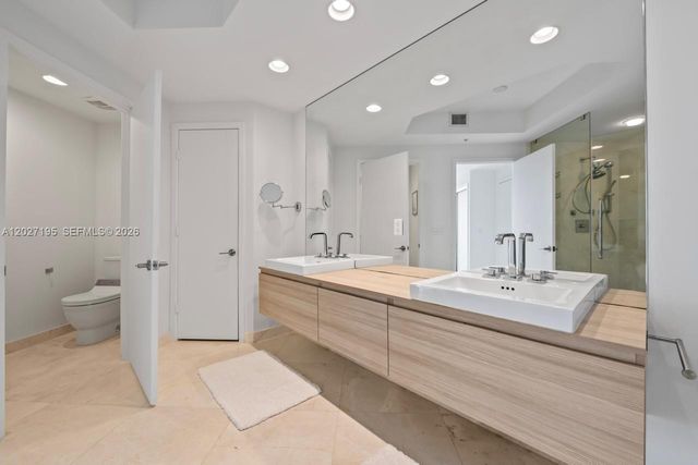 17301 Biscayne Boulevard 811, North Miami Beach, FL 33160