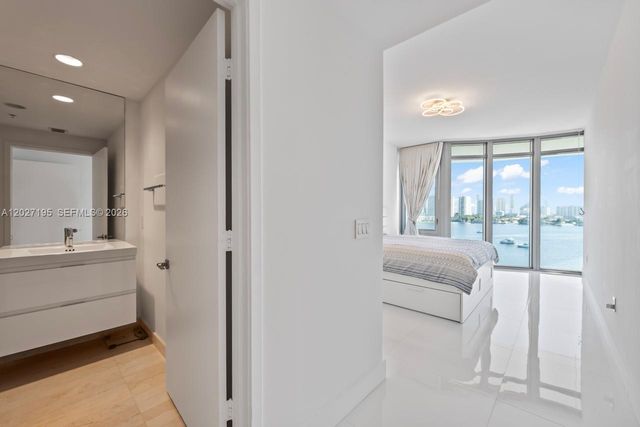 17301 Biscayne Boulevard 811, North Miami Beach, FL 33160
