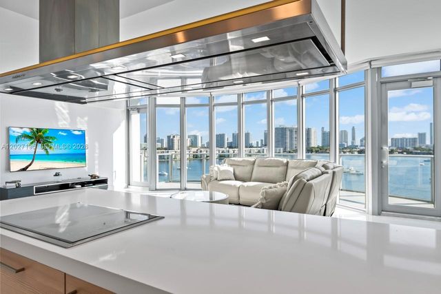 17301 Biscayne Boulevard 811, North Miami Beach, FL 33160