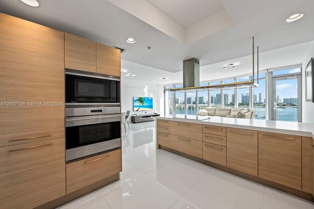 17301 Biscayne Boulevard 811, North Miami Beach, FL 33160