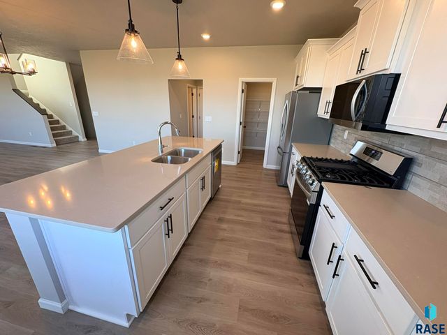 2913 S Copper Creek Ave Avenue, Sioux Falls, SD 57110