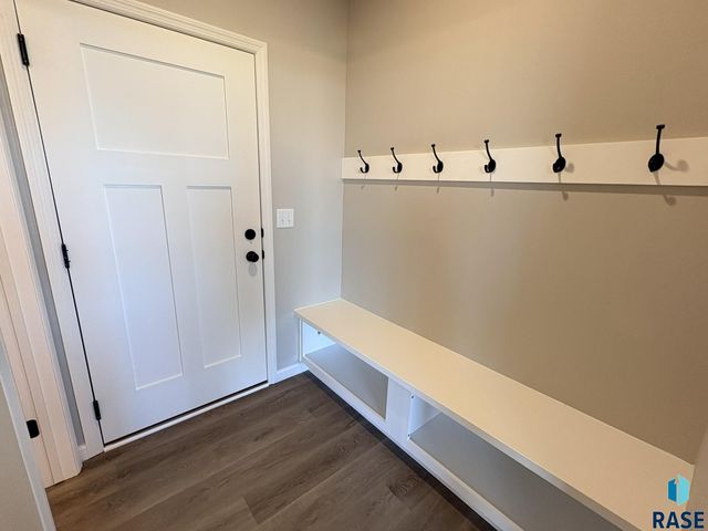 2913 S Copper Creek Ave Avenue, Sioux Falls, SD 57110