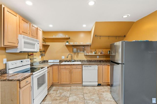 1679 GRANDIFLORA AVENUE, Clermont, FL 34711