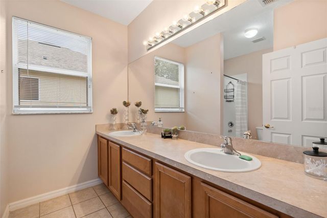 1679 GRANDIFLORA AVENUE, Clermont, FL 34711
