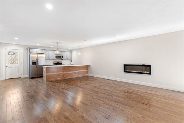 4 Trinity Way, Johnston, RI 02919