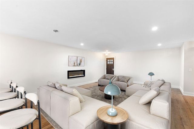 4 Trinity Way, Johnston, RI 02919