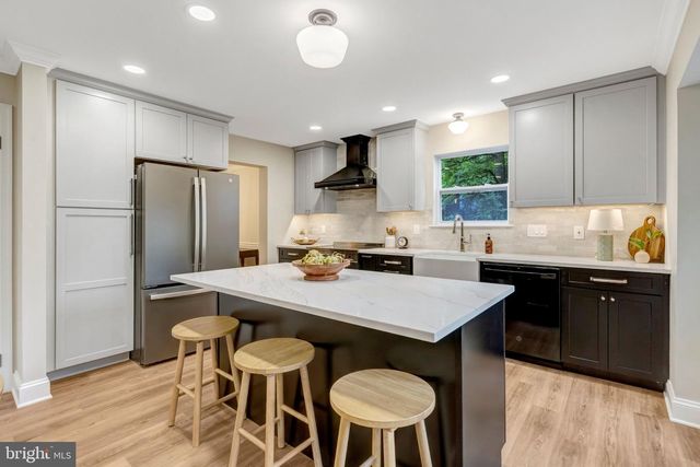 7373 SILVER PINE DR, Springfield, VA 22153