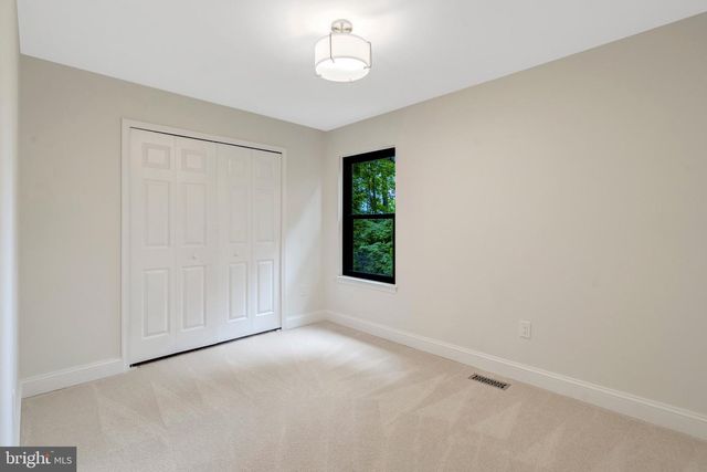 7373 SILVER PINE DR, Springfield, VA 22153