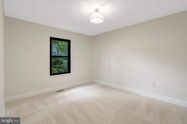 7373 SILVER PINE DR, Springfield, VA 22153