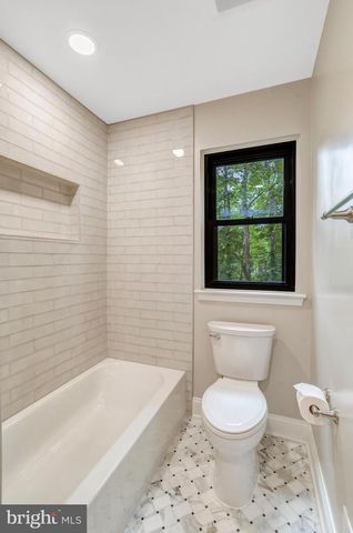 7373 SILVER PINE DR, Springfield, VA 22153