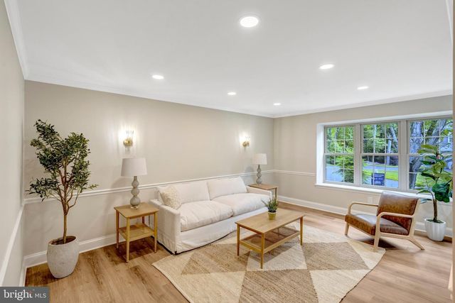 7373 SILVER PINE DR, Springfield, VA 22153