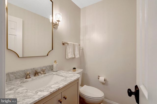 7373 SILVER PINE DR, Springfield, VA 22153