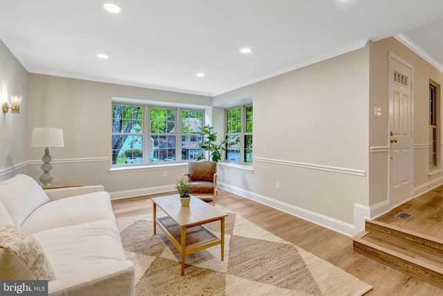 7373 SILVER PINE DR, Springfield, VA 22153