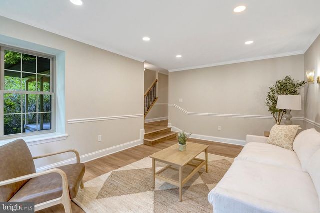 7373 SILVER PINE DR, Springfield, VA 22153