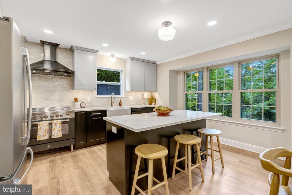 7373 SILVER PINE DR, Springfield, VA 22153