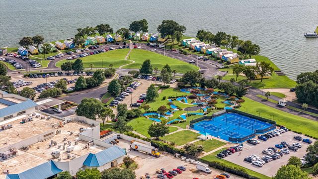 3803 Autumn Wood, Montgomery, TX 77356