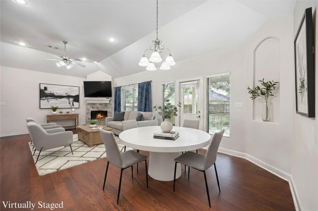 3803 Autumn Wood, Montgomery, TX 77356