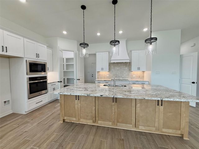 724 Eagle Crest DR, Salado, TX 76571