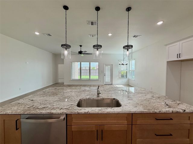 724 Eagle Crest DR, Salado, TX 76571