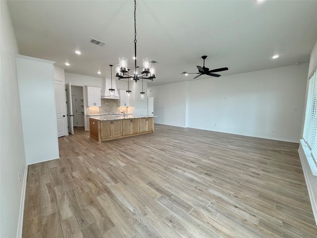 724 Eagle Crest DR, Salado, TX 76571