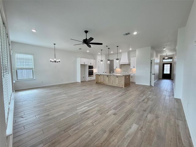 724 Eagle Crest DR, Salado, TX 76571