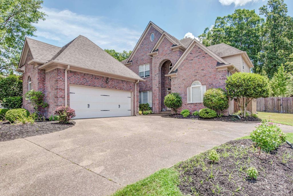 9401 CANABRIDGE DR, Lakeland, TN 38002