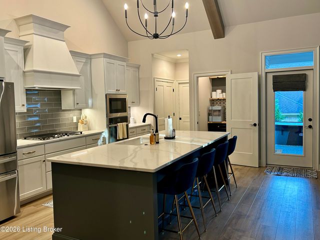 228 Maple Valley Rd, Louisville, KY 40245
