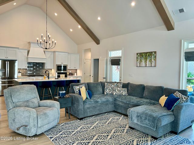 228 Maple Valley Rd, Louisville, KY 40245