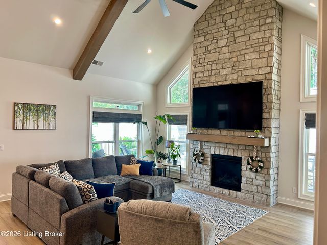 228 Maple Valley Rd, Louisville, KY 40245