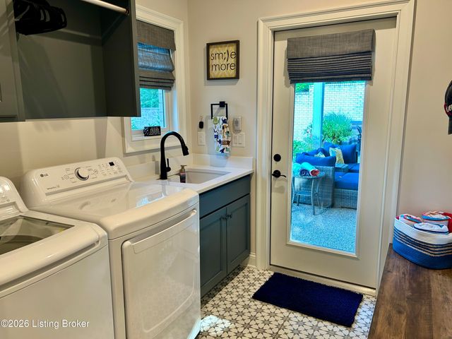 228 Maple Valley Rd, Louisville, KY 40245