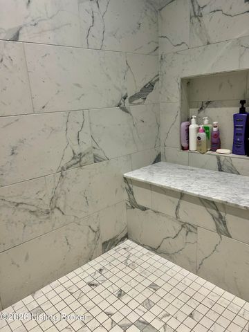 228 Maple Valley Rd, Louisville, KY 40245