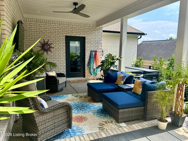 228 Maple Valley Rd, Louisville, KY 40245