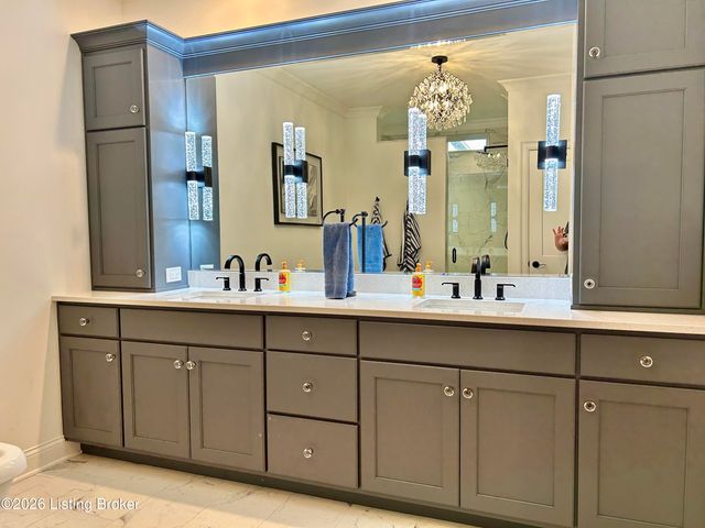 228 Maple Valley Rd, Louisville, KY 40245