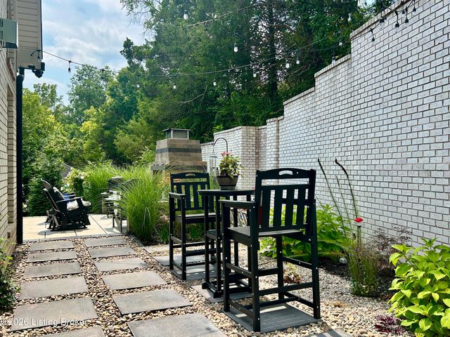 228 Maple Valley Rd, Louisville, KY 40245