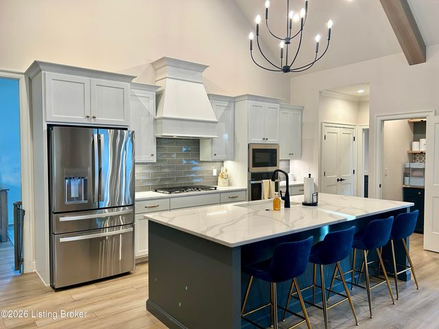 228 Maple Valley Rd, Louisville, KY 40245