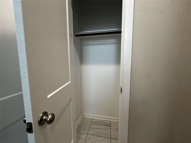 1542 Rustling Creek Drive, Missouri City, TX 77459