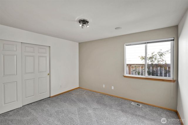 915 N Laurel Lane, Tacoma, WA 98406