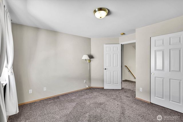 915 N Laurel Lane, Tacoma, WA 98406